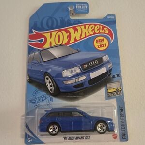 1994 Audi Avant RS2 Hot Wheels Factory Fresh 10/10 Blue Diecast
